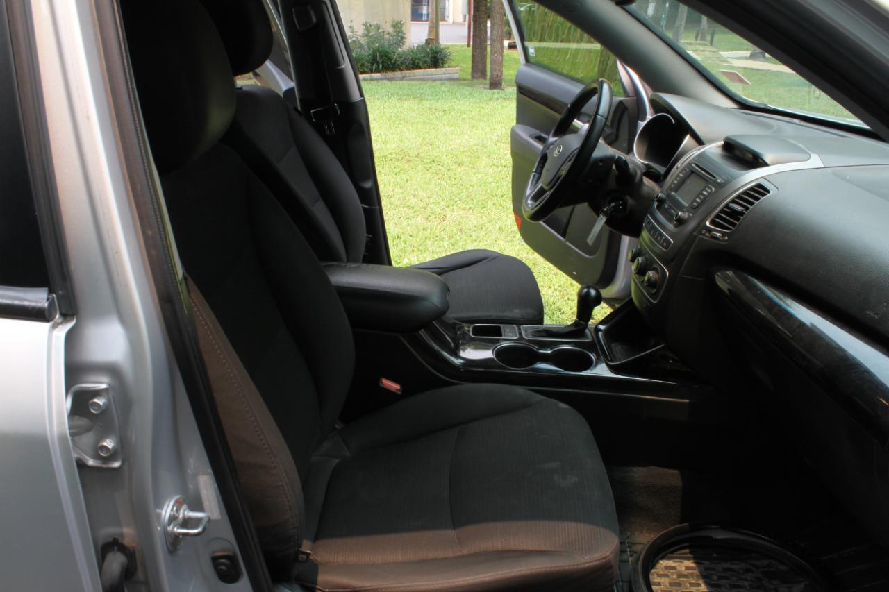Kia Sorento LX 2WD 2014