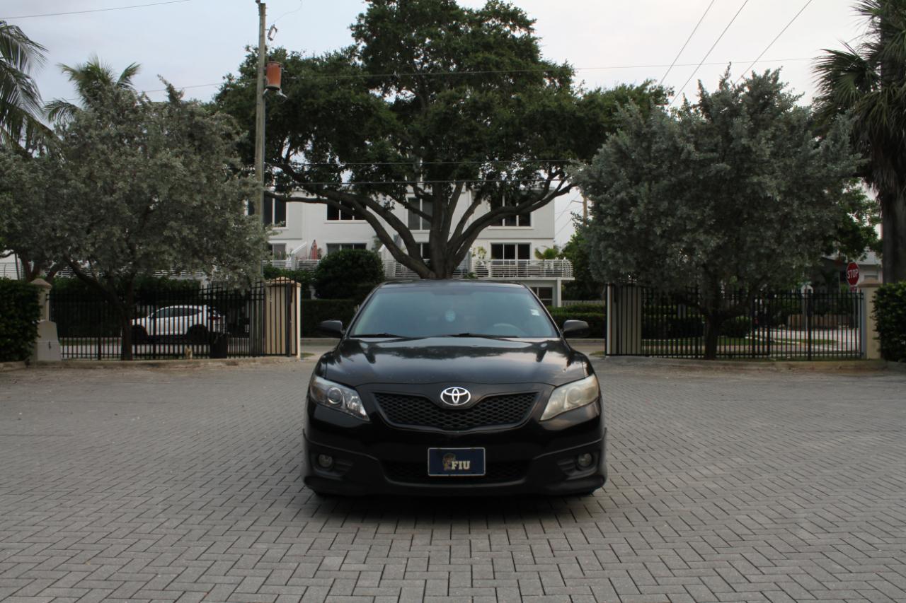 Toyota Camry Base 6-Spd AT 2011