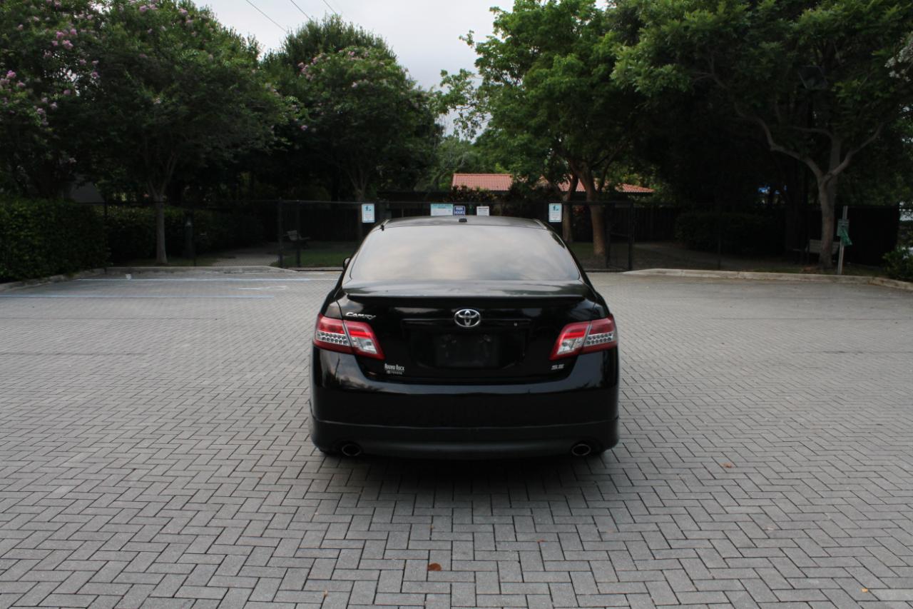 Toyota Camry Base 6-Spd AT 2011