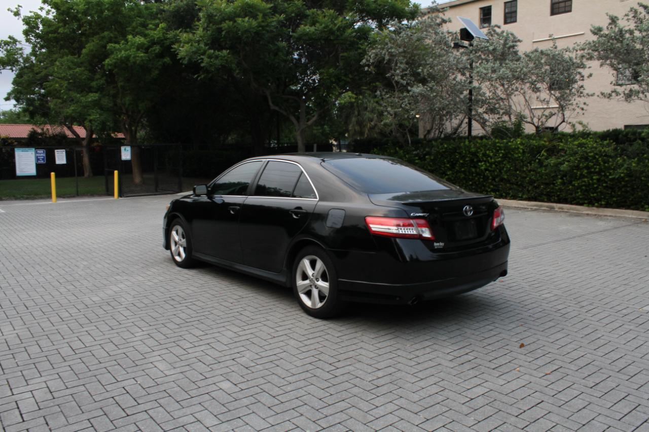Toyota Camry Base 6-Spd AT 2011