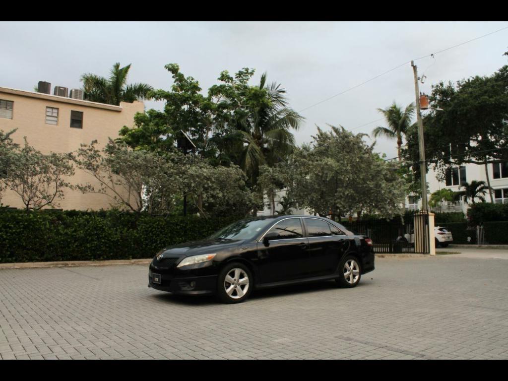 2011 Toyota Camry Base 6-Spd AT