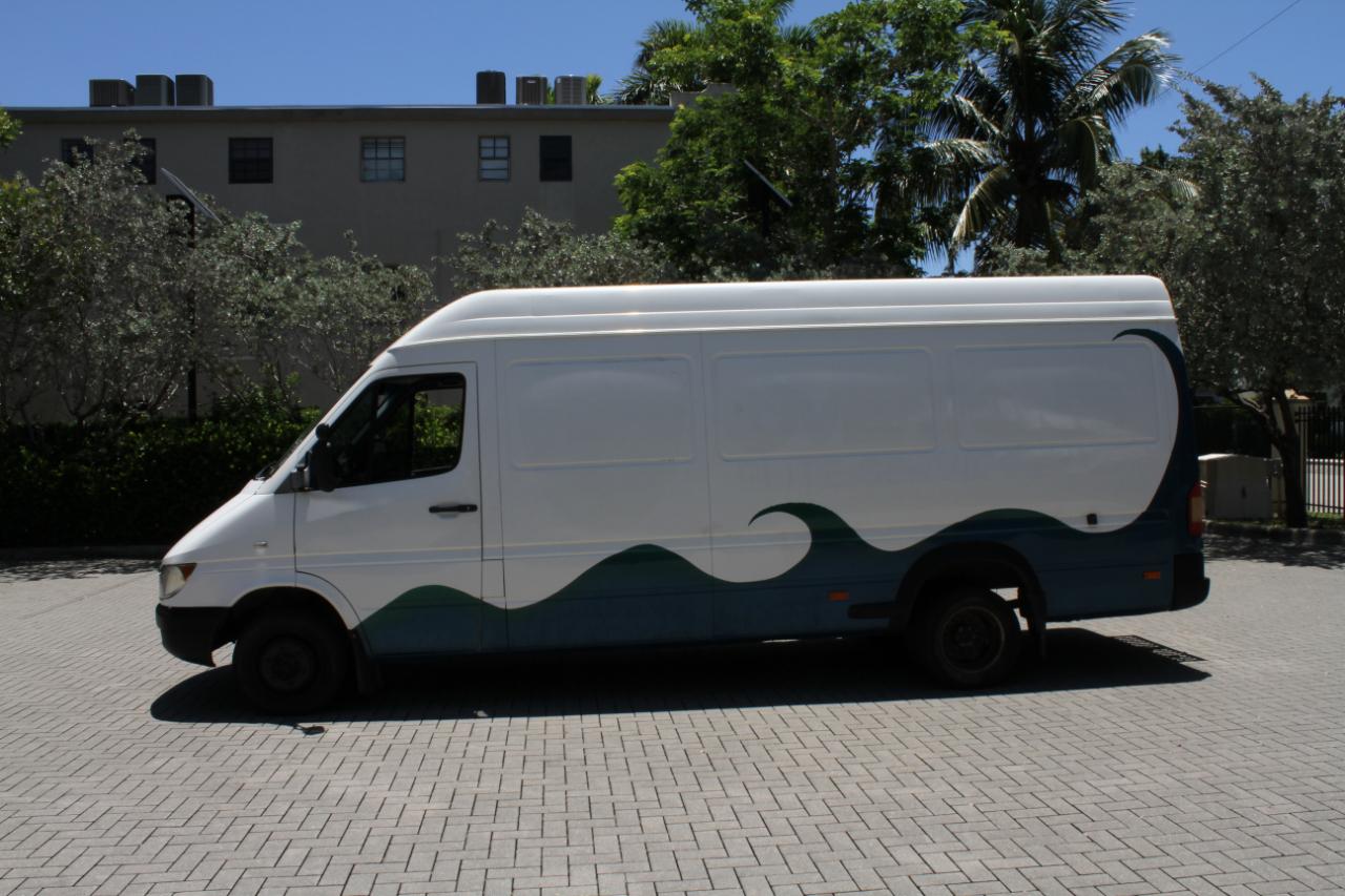Dodge Sprinter Van 3500 Super High Ceiling 158-in. WB 2005