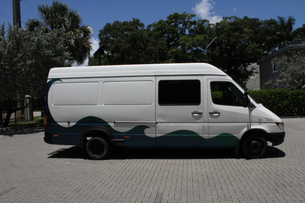 Dodge Sprinter Van 3500 Super High Ceiling 158-in. WB 2005