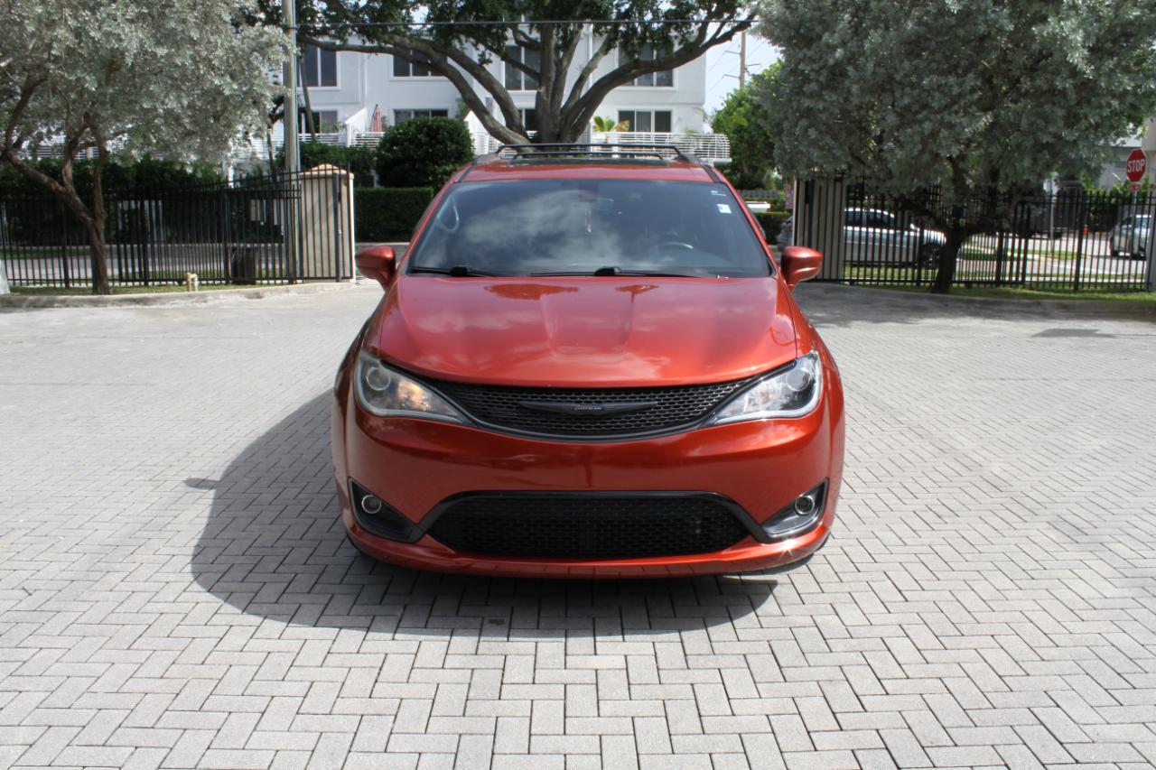 View vehicle photo 4