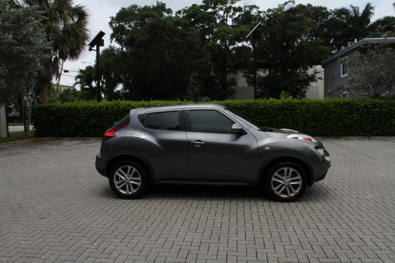 Nissan Juke S FWD 2014