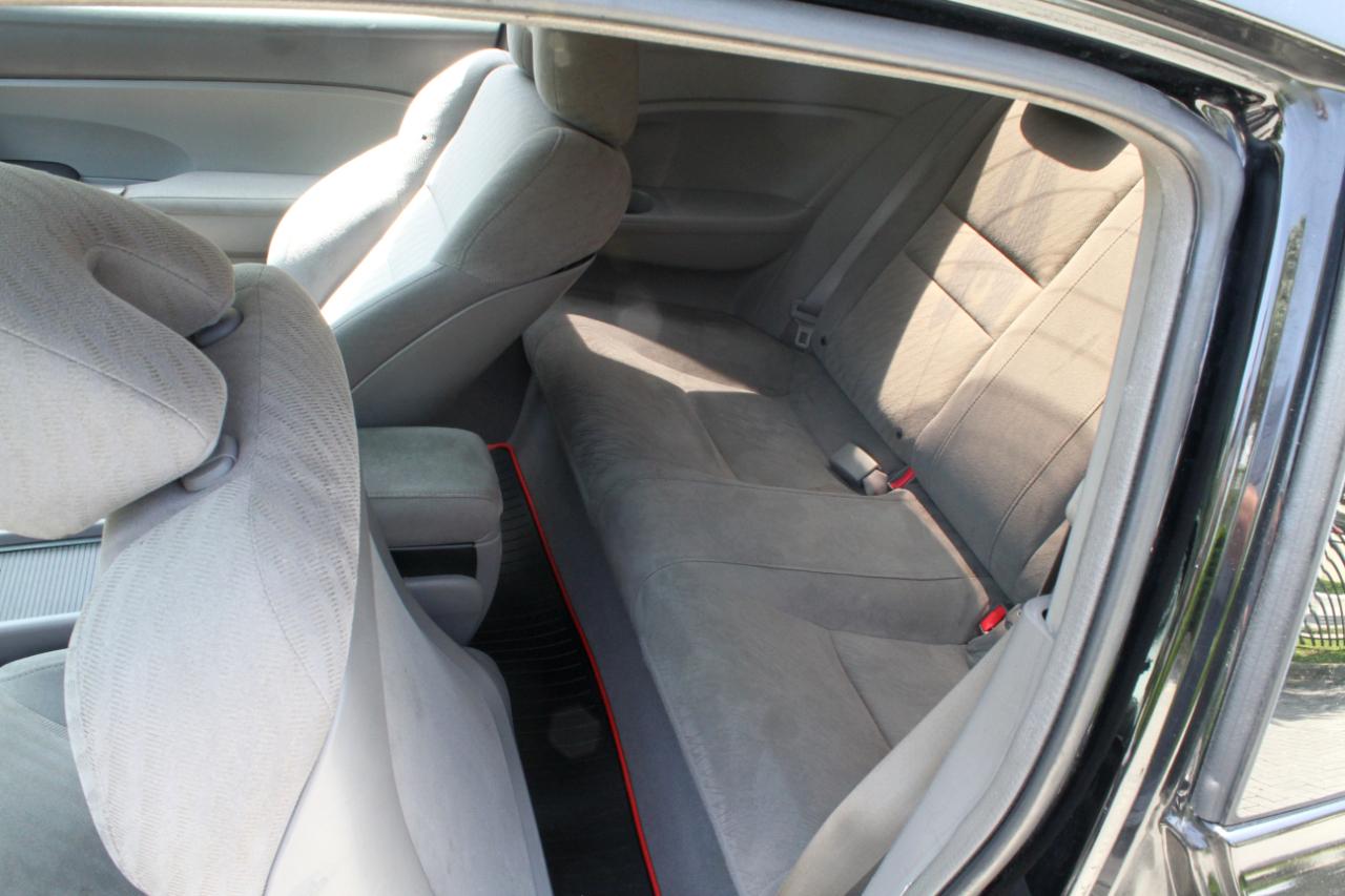 Honda Civic LX coupe 2011