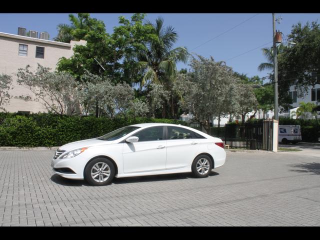 White 2014 Hyundai Sonata Sedan Front-Wheel Drive Automatic