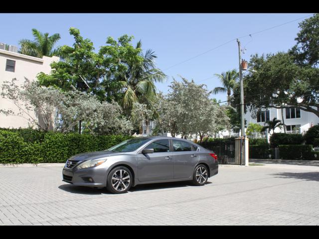 Silver 2016 Nissan Altima Sedan Front-Wheel Drive Automatic