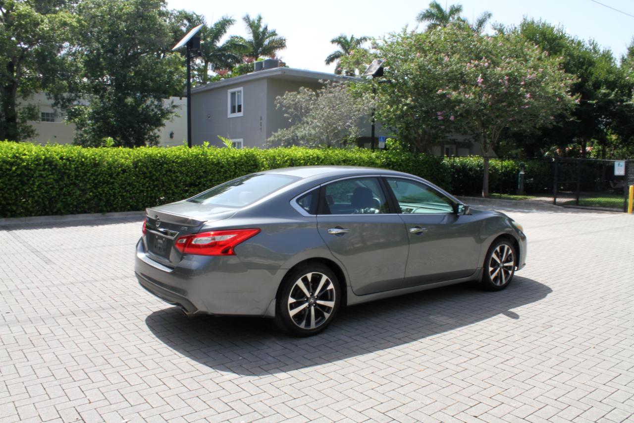 Nissan Altima 2.5 SR 2016