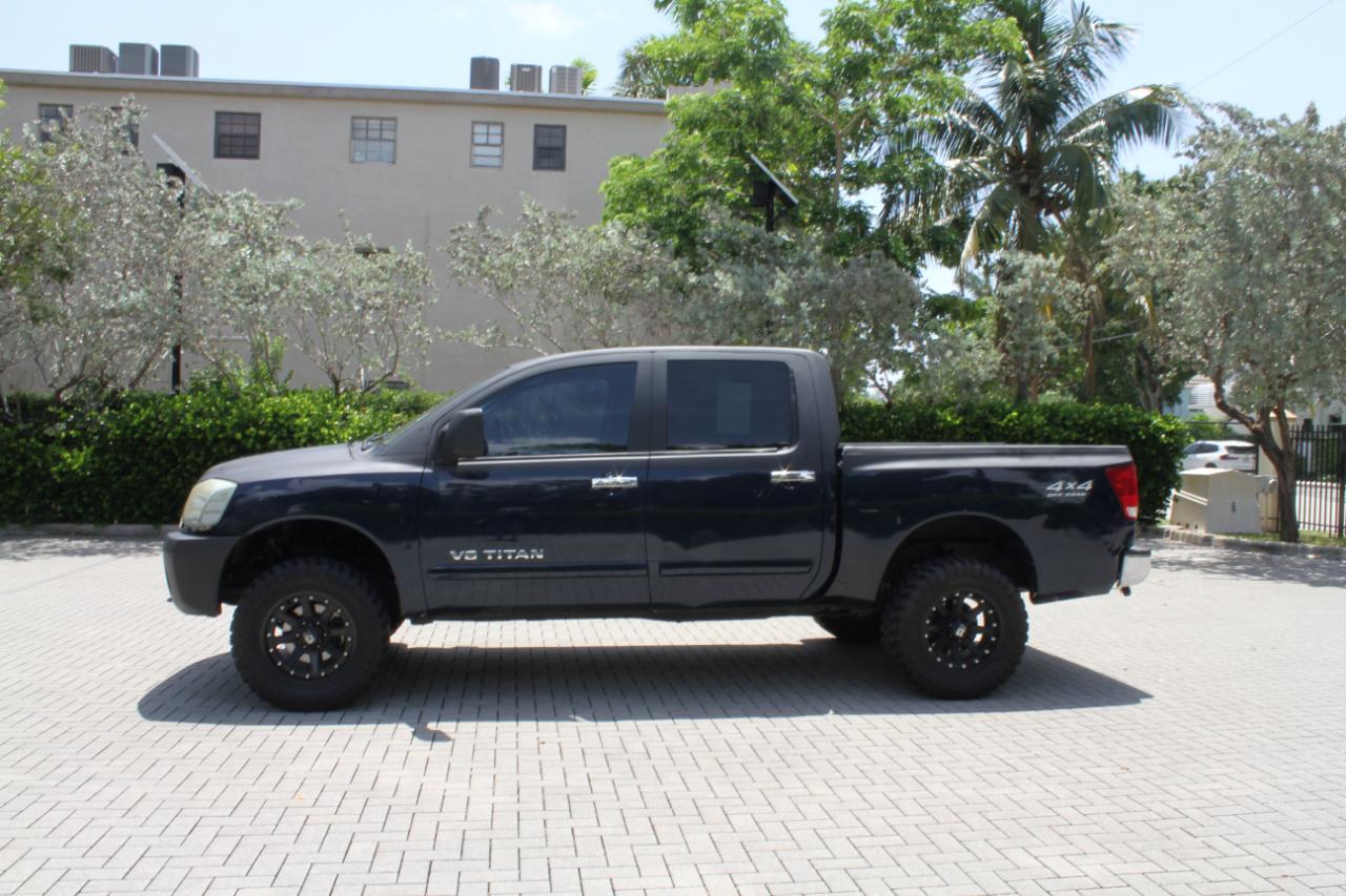 Nissan Titan LE Crew Cab 4WD 2007