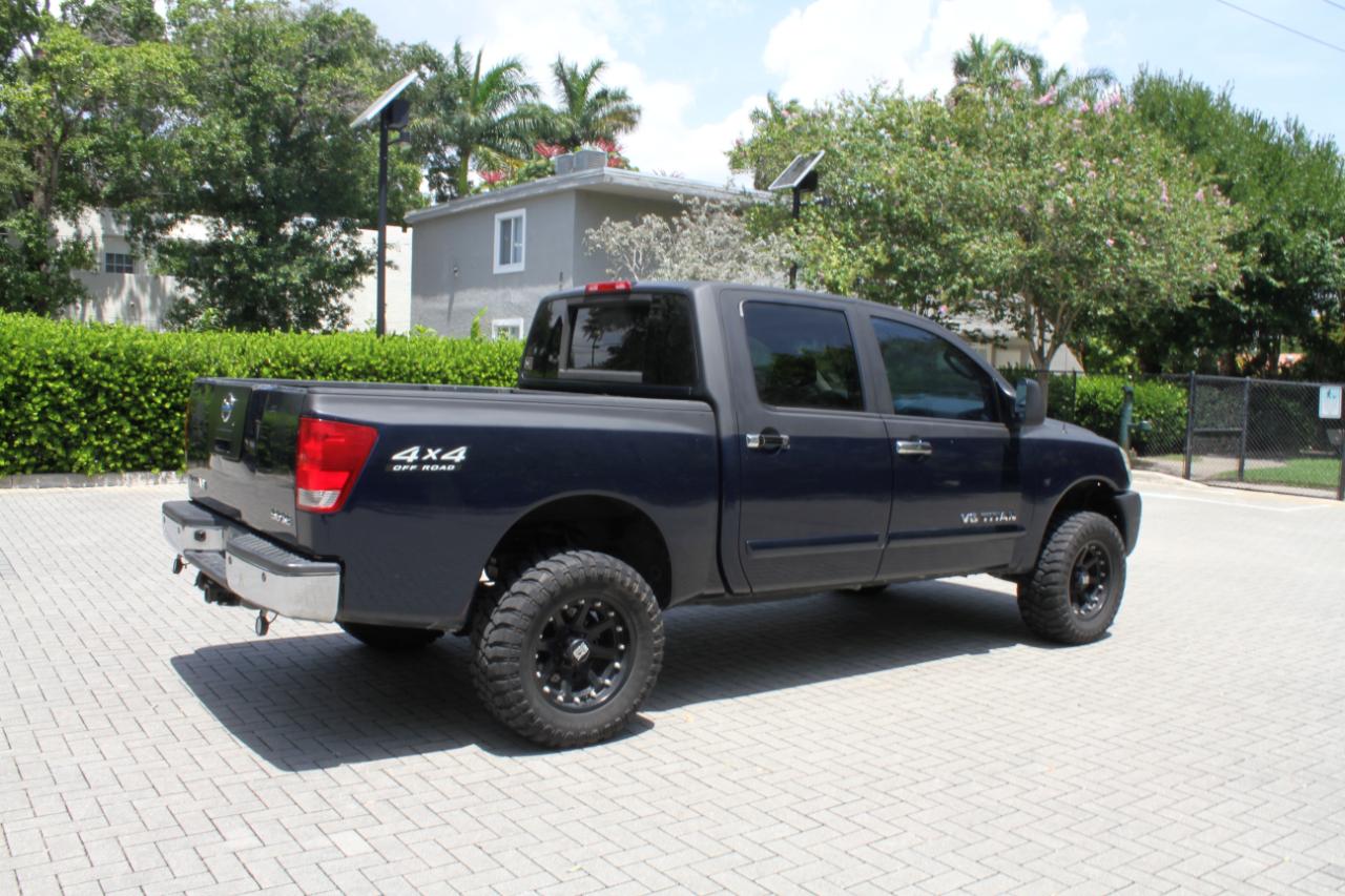 Nissan Titan LE Crew Cab 4WD 2007