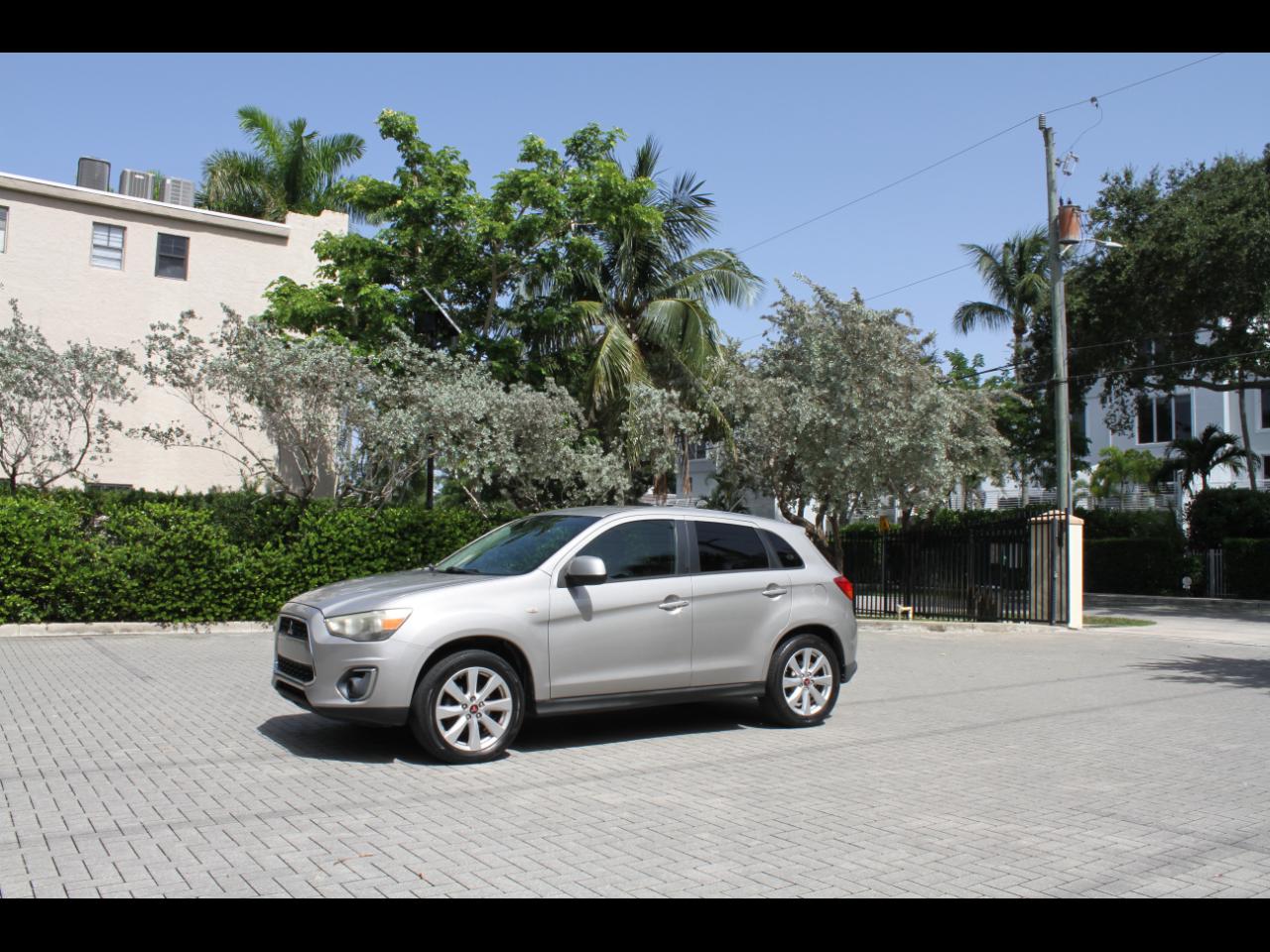 Mitsubishi Outlander Sport ES 2WD 2015
