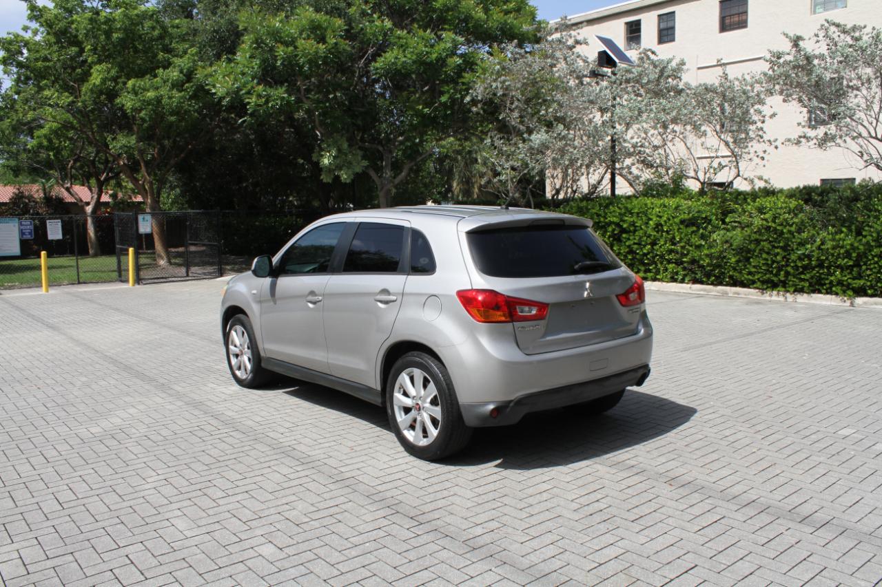 Mitsubishi Outlander Sport ES 2WD 2015