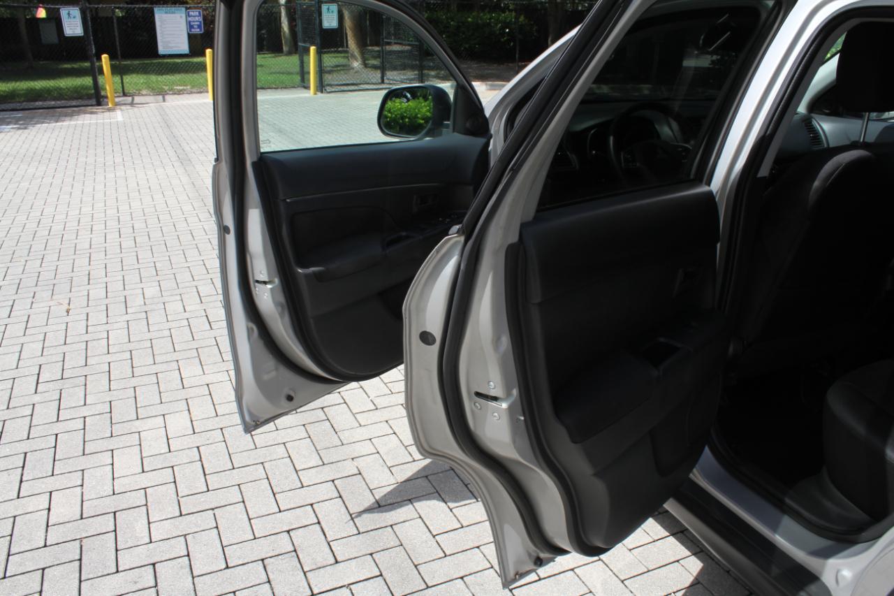 Mitsubishi Outlander Sport ES 2WD 2015