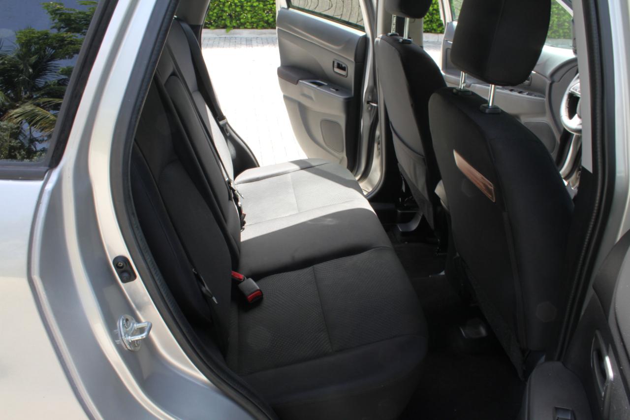 Mitsubishi Outlander Sport ES 2WD 2015