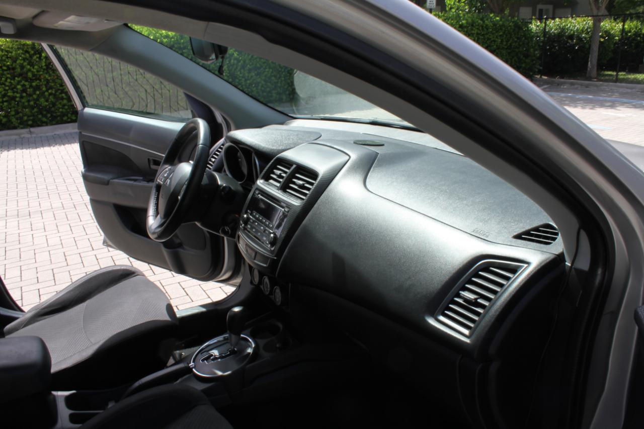 Mitsubishi Outlander Sport ES 2WD 2015