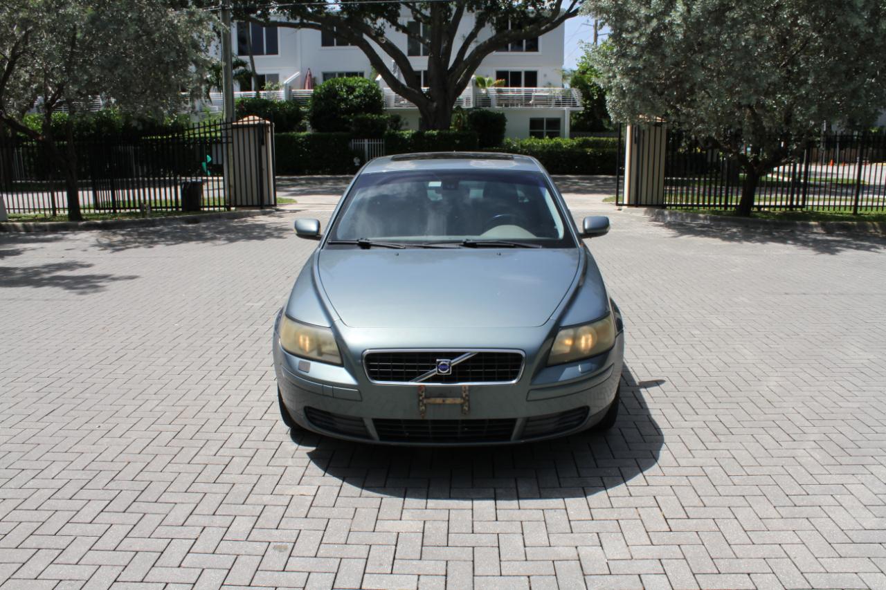 Volvo S40 (2004.5) 2.4i 2004