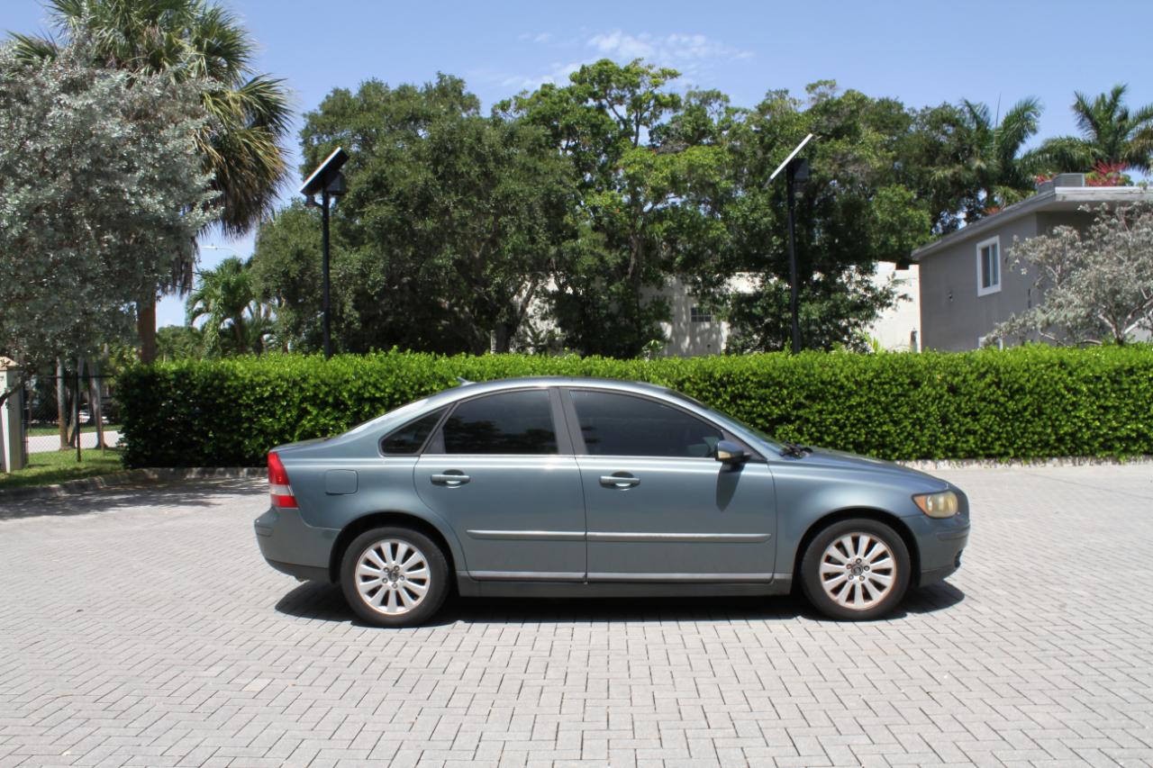 Volvo S40 (2004.5) 2.4i 2004
