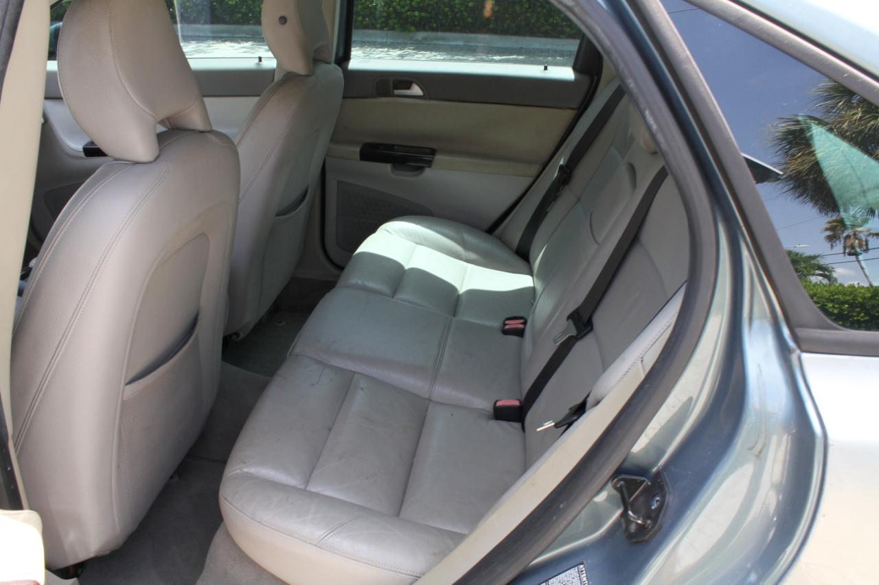 Volvo S40 (2004.5) 2.4i 2004