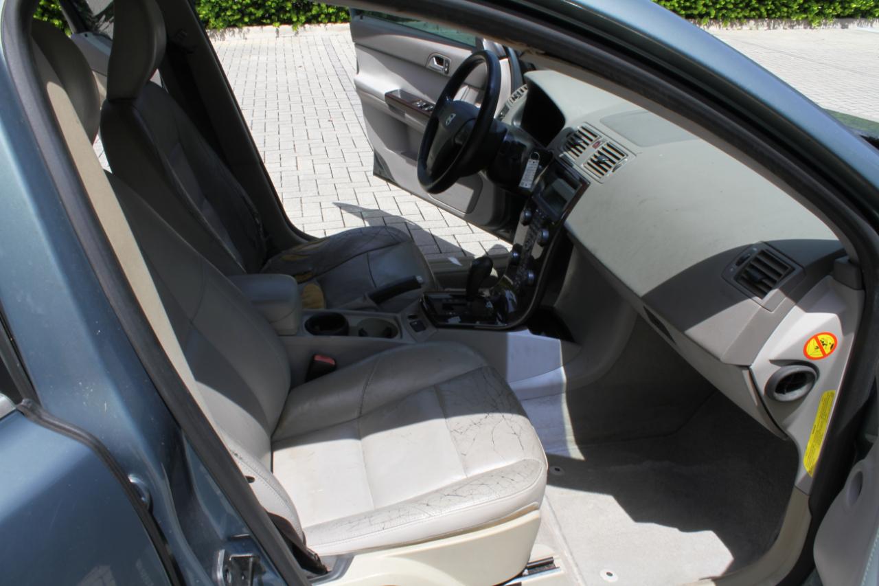 Volvo S40 (2004.5) 2.4i 2004