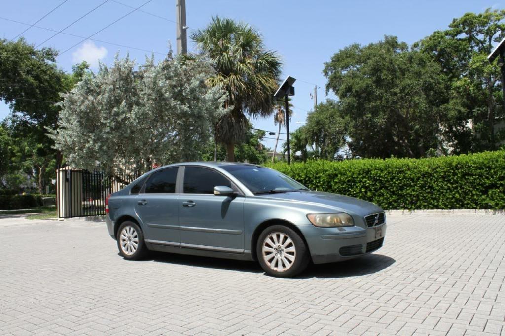 Volvo S40 (2004.5) 2.4i 2004