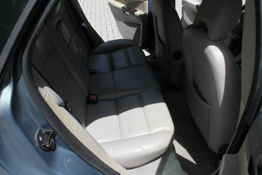 Volvo S40 (2004.5) 2.4i 2004