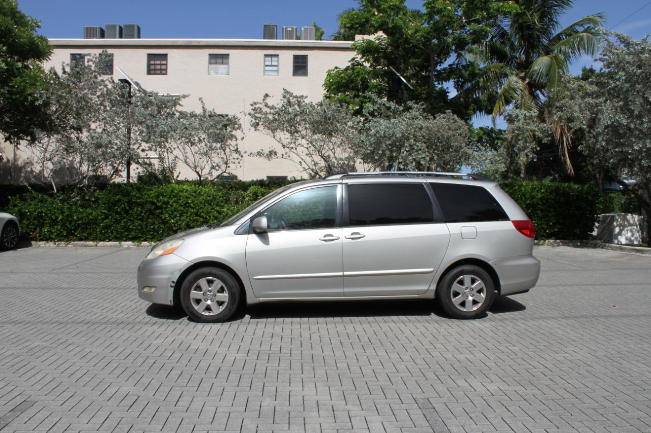 Toyota Sienna XLE Limited FWD 2008