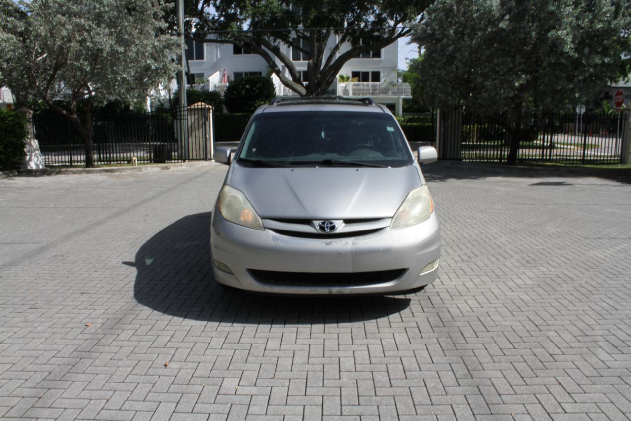 Toyota Sienna XLE Limited FWD 2008