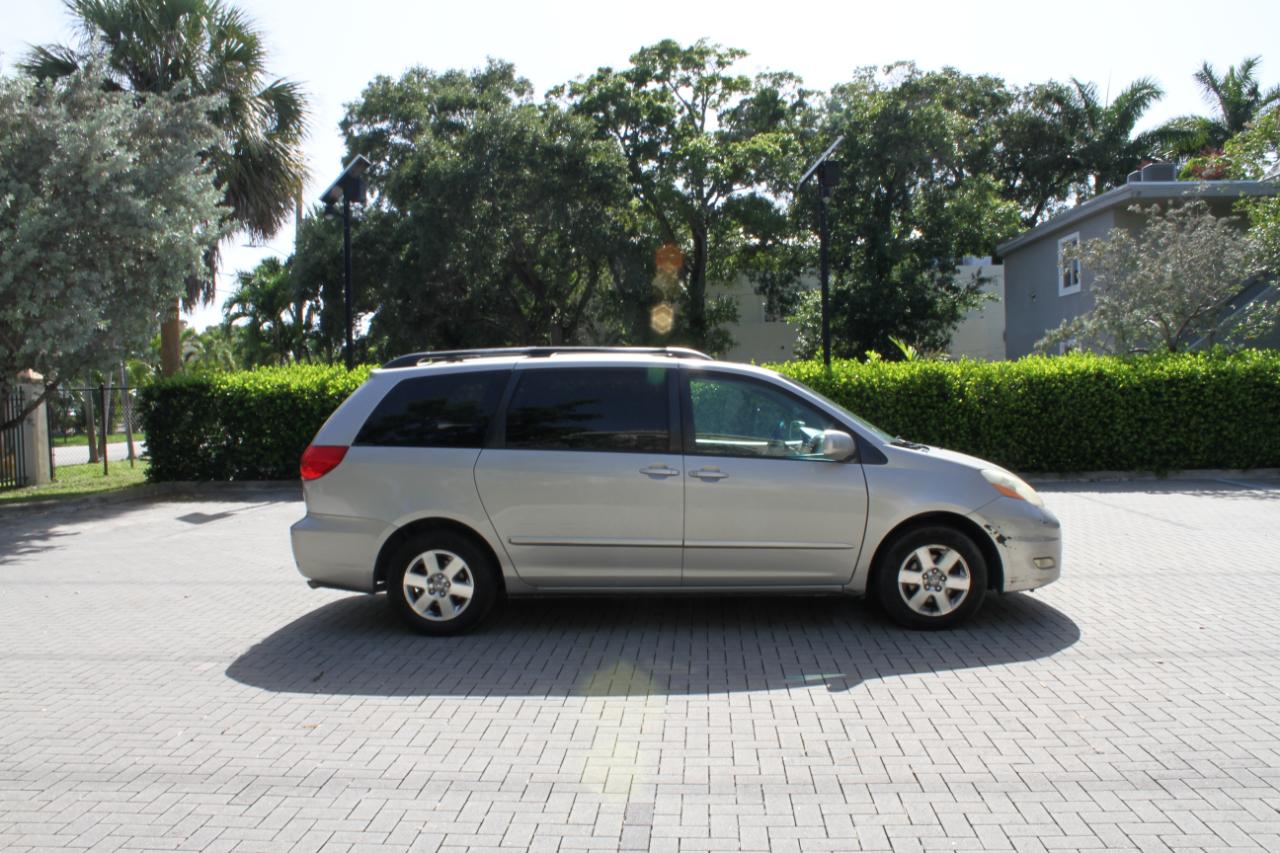Toyota Sienna XLE Limited FWD 2008