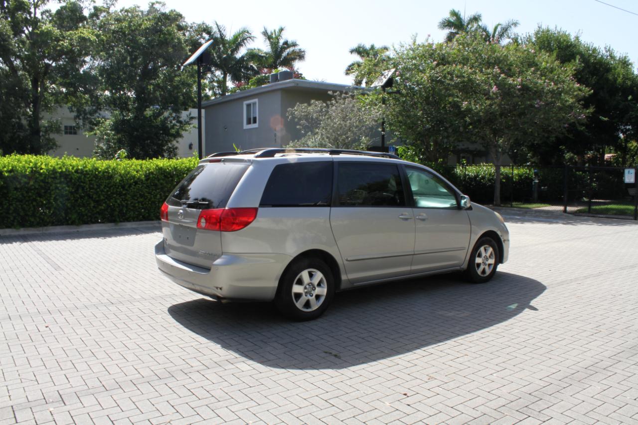 Toyota Sienna XLE Limited FWD 2008