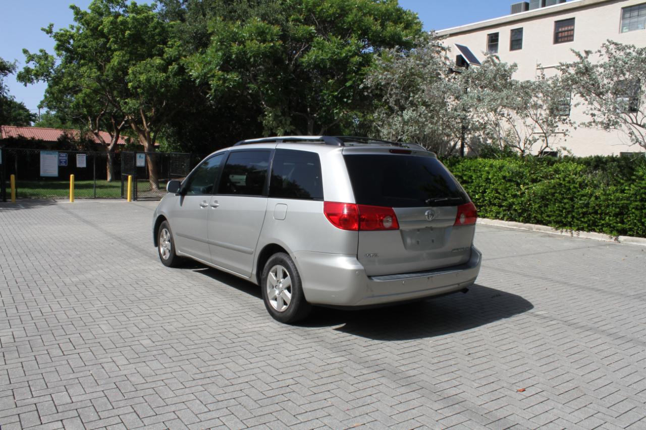 Toyota Sienna XLE Limited FWD 2008
