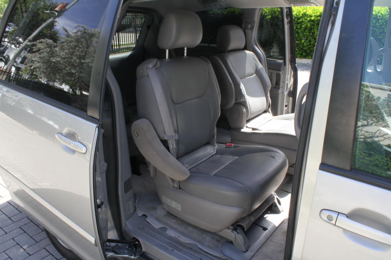 Toyota Sienna XLE Limited FWD 2008