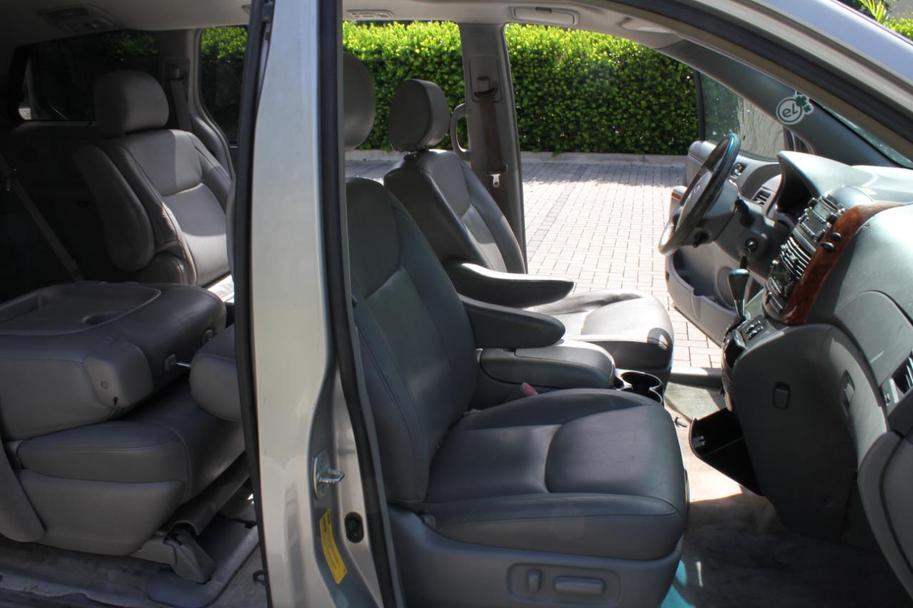 Toyota Sienna XLE Limited FWD 2008