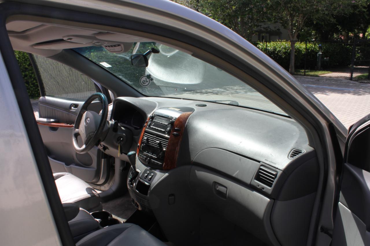 Toyota Sienna XLE Limited FWD 2008
