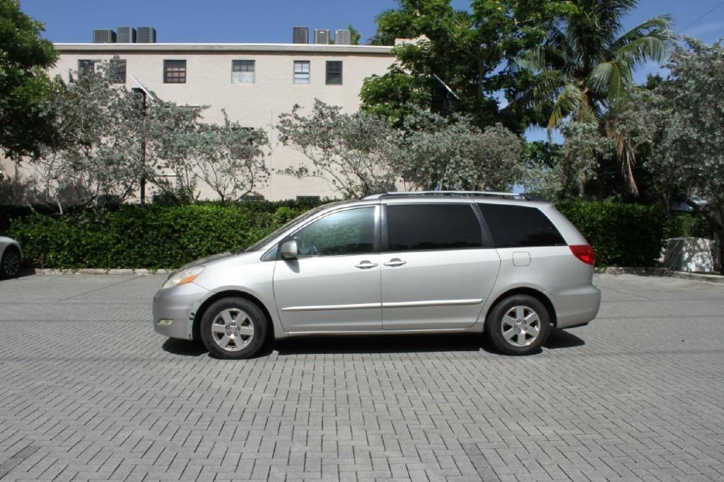 Toyota Sienna XLE Limited FWD 2008
