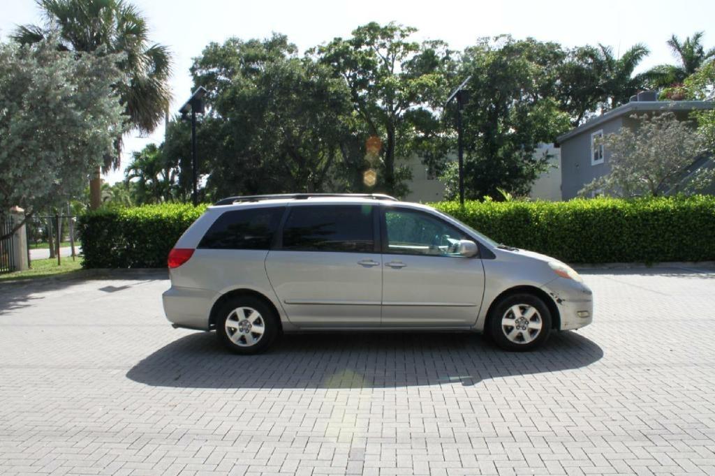 Toyota Sienna XLE Limited FWD 2008