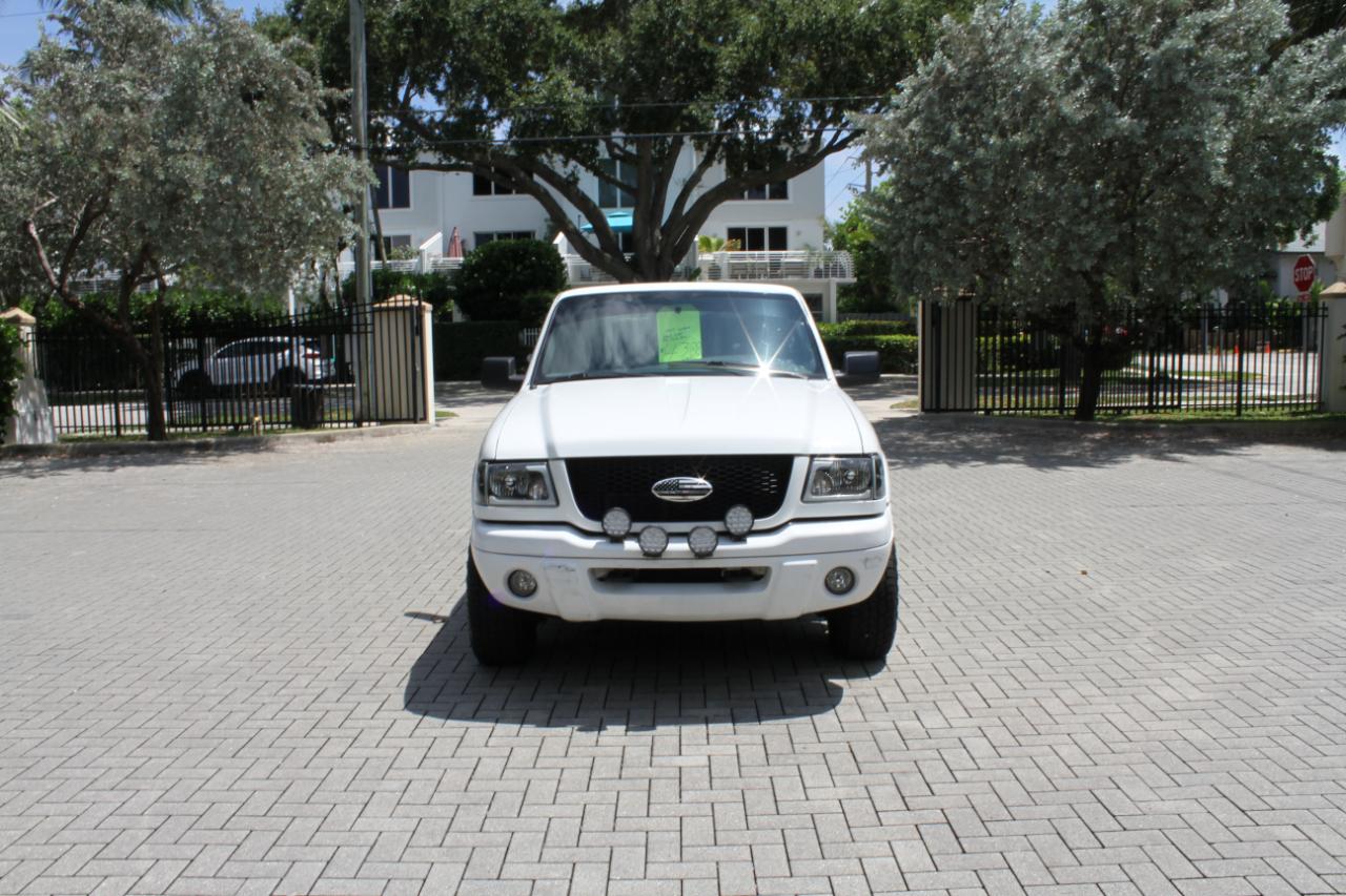 Mazda B-Series B3000 SE Cab Plus 2WD 2001