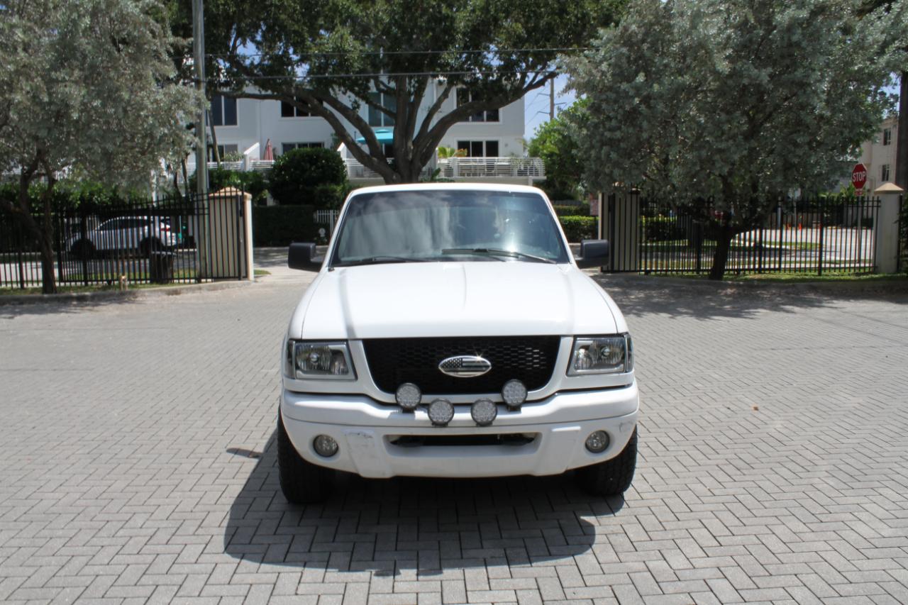 Mazda B-Series B3000 SE Cab Plus 2WD 2001