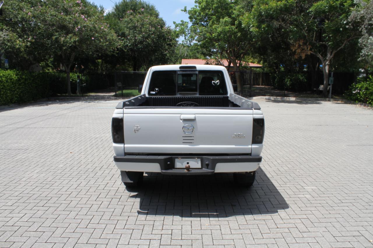 Mazda B-Series B3000 SE Cab Plus 2WD 2001