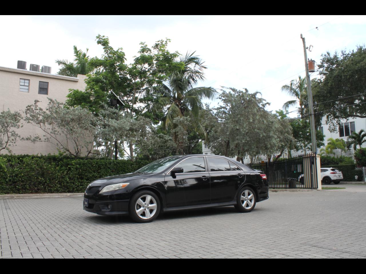 Toyota Camry SE 4D Sedan 2011