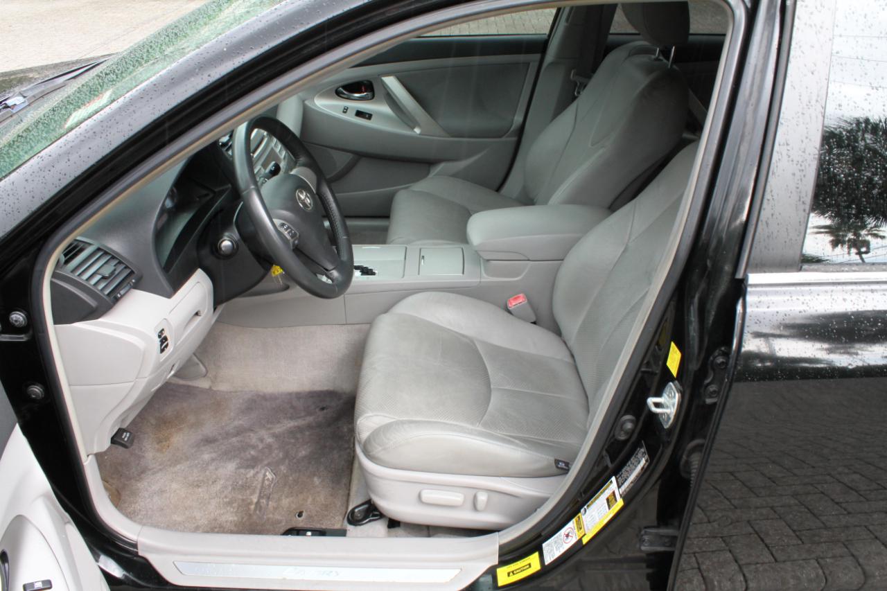 Toyota Camry SE 4D Sedan 2011