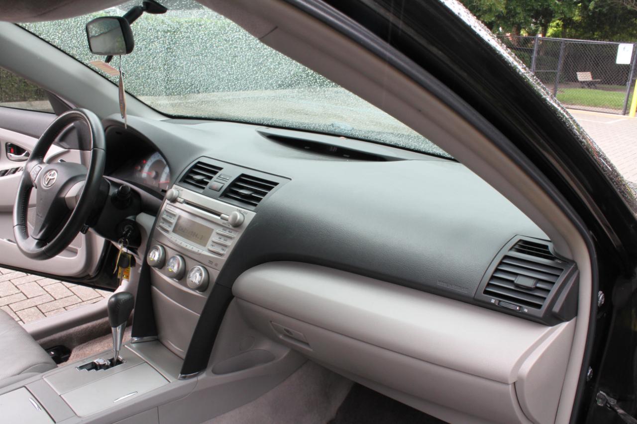 Toyota Camry SE 4D Sedan 2011