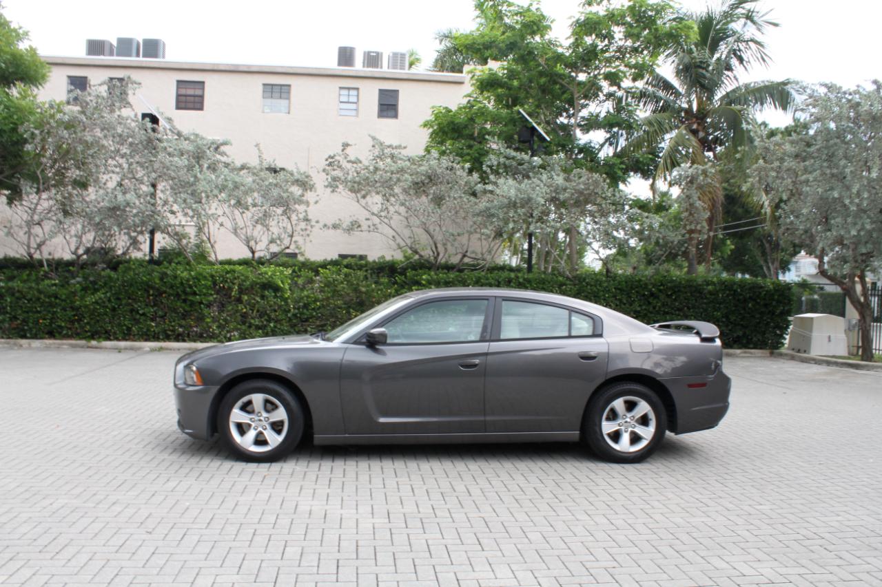 Dodge Charger SE 2014