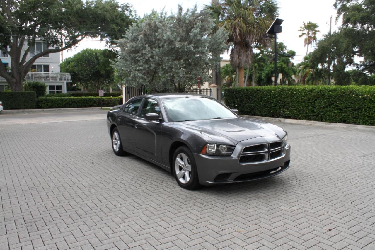 Dodge Charger SE 2014