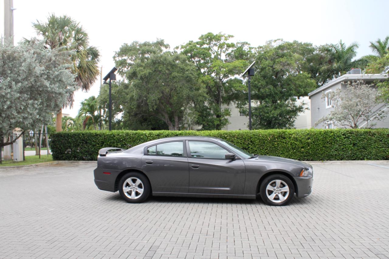 Dodge Charger SE 2014