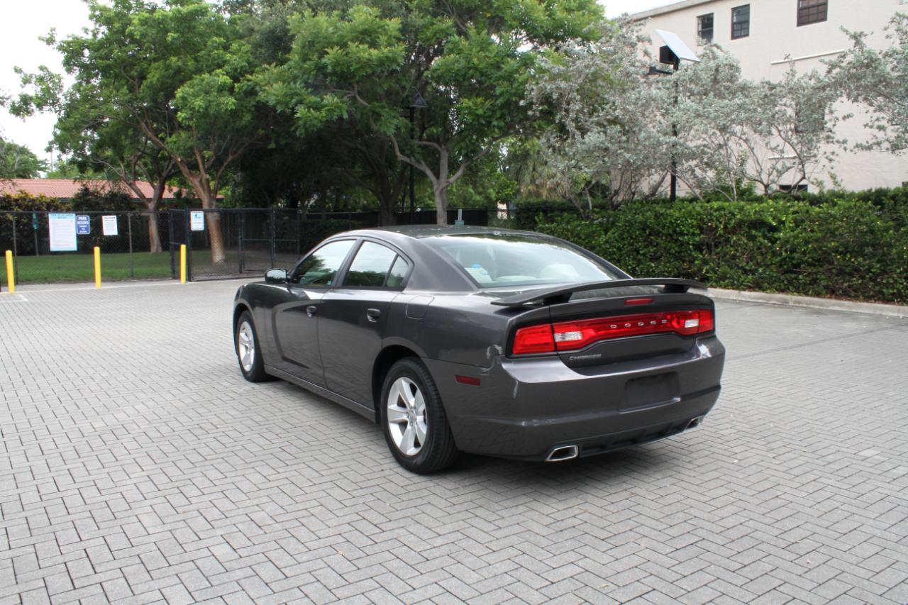 Dodge Charger SE 2014