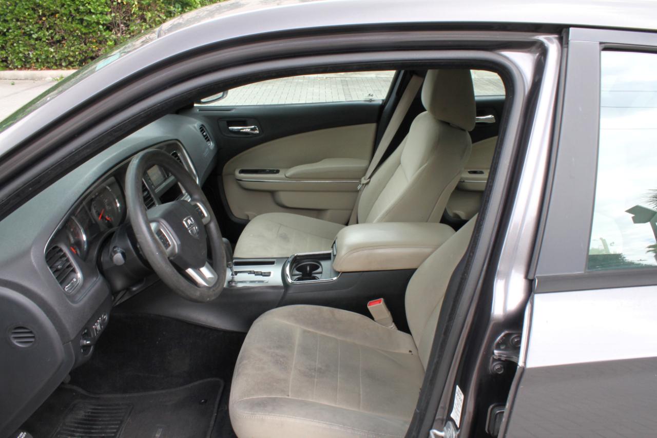 Dodge Charger SE 2014