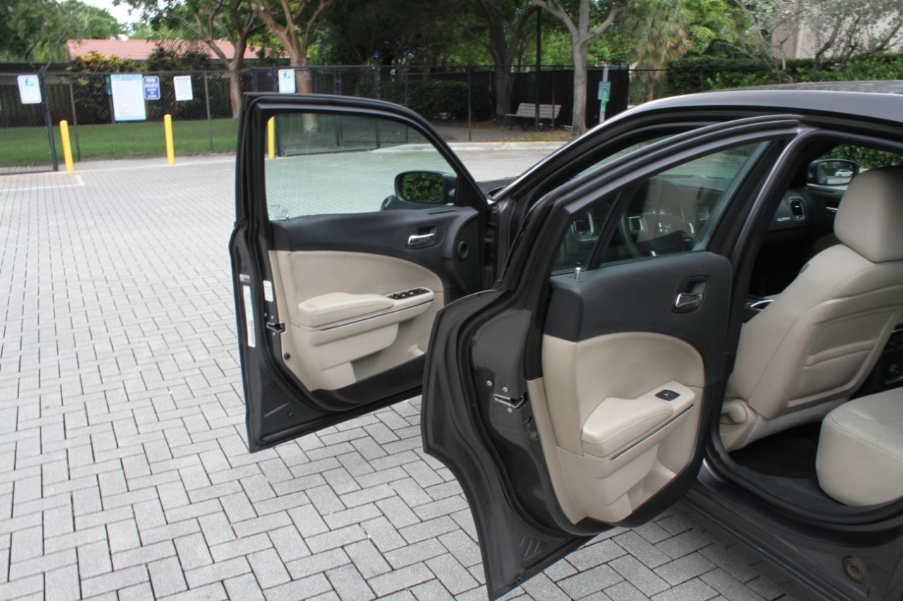 Dodge Charger SE 2014