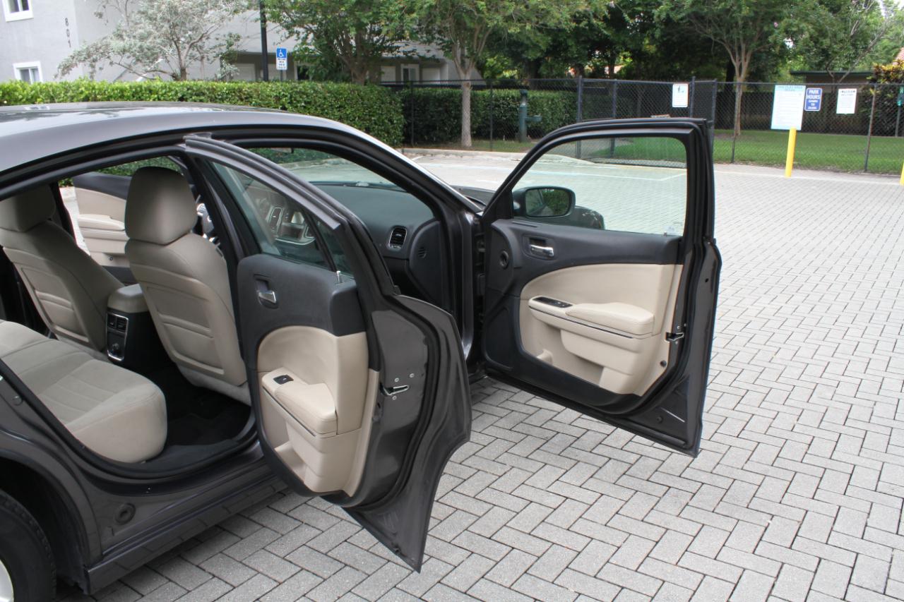 Dodge Charger SE 2014