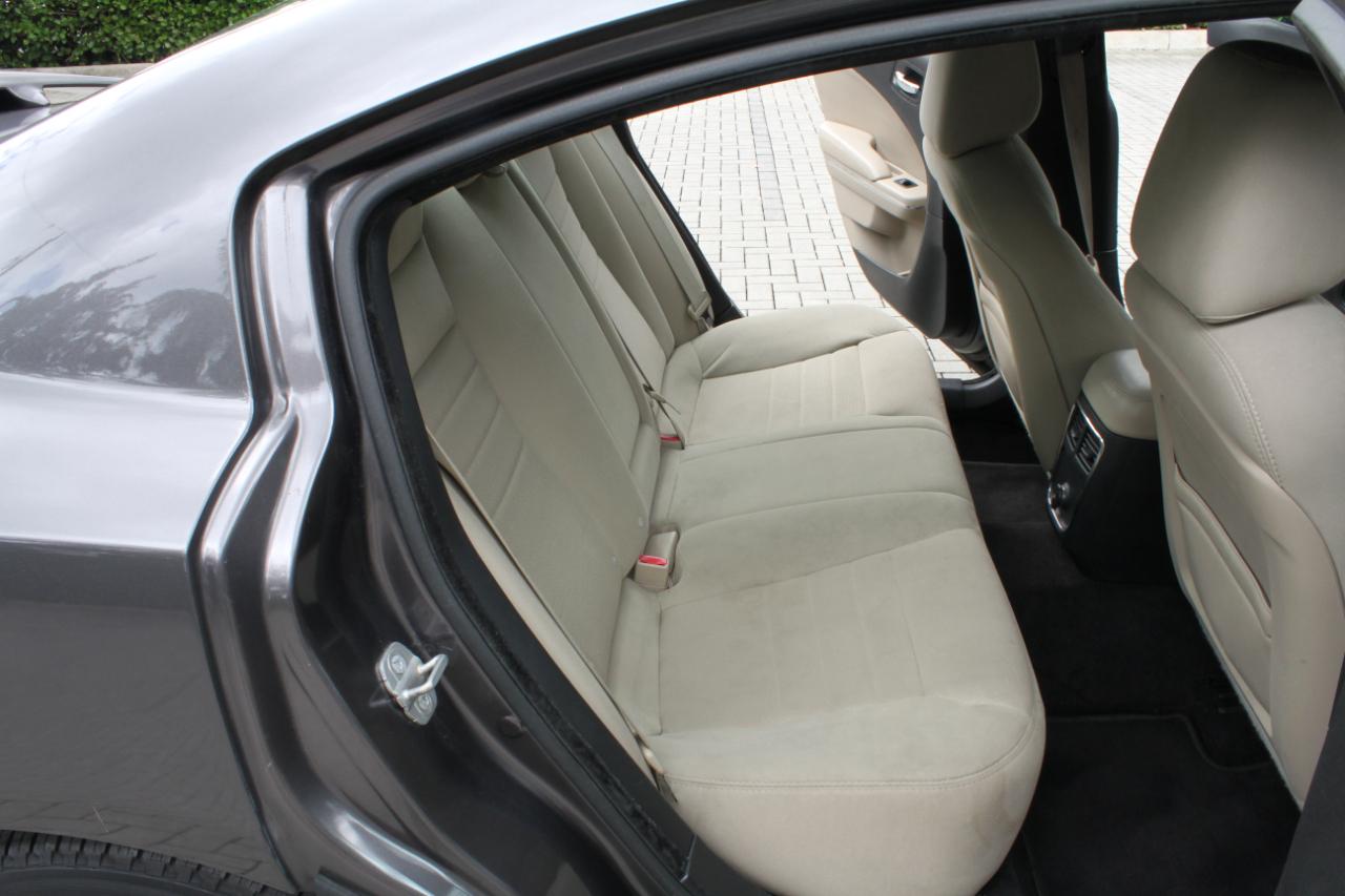 Dodge Charger SE 2014